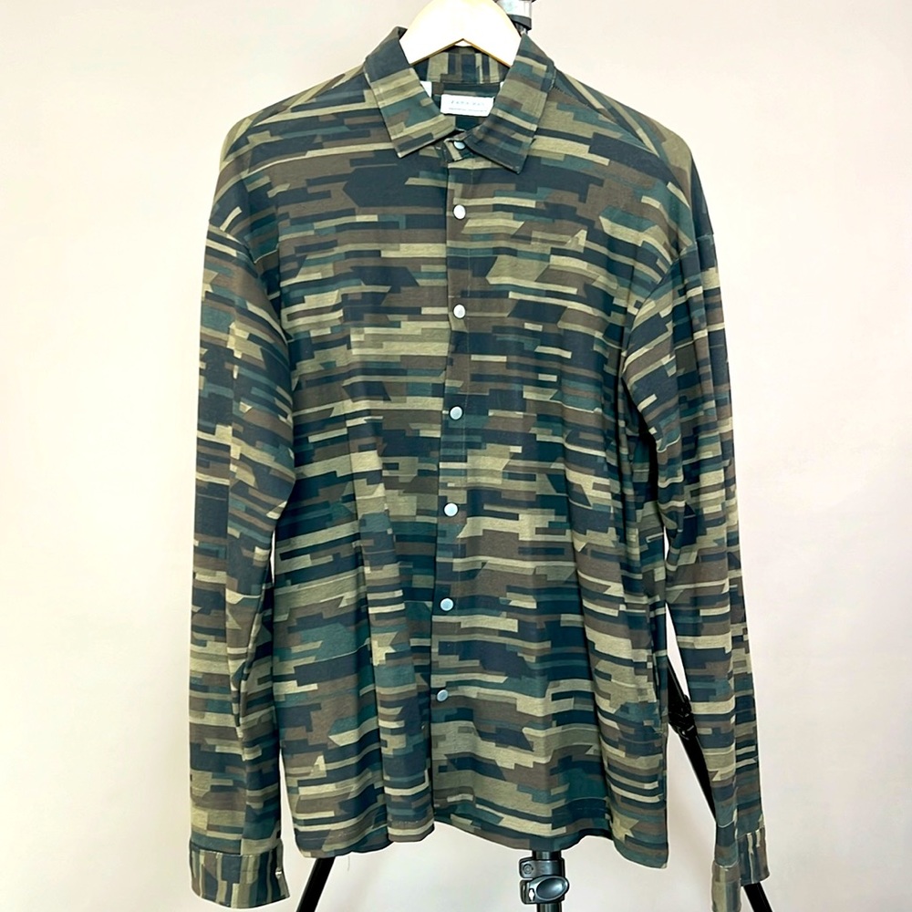 Zara Men Modern Camo Button Down Medium